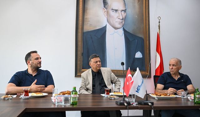 Başkan Ömer Eşki kendi evinde