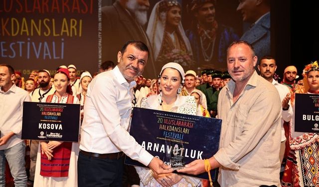 Dünyanın bütün renkleri Denizli'de buluştu