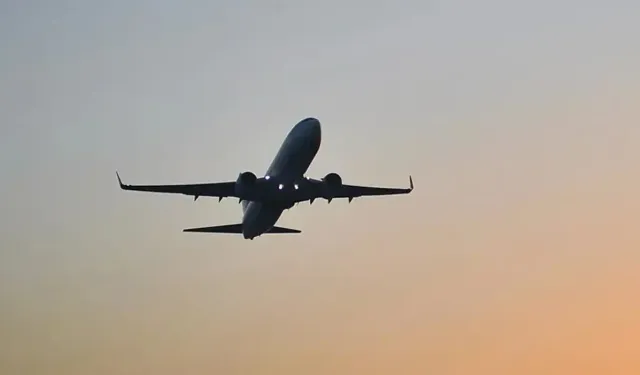 Kargo uçağı Umman Denizi üzerinde kayboldu