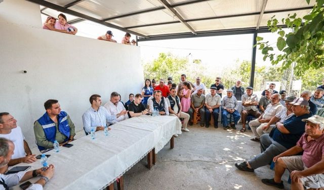 Başkan Mandalinci çalışmalarını Karaova'da sürdürdü