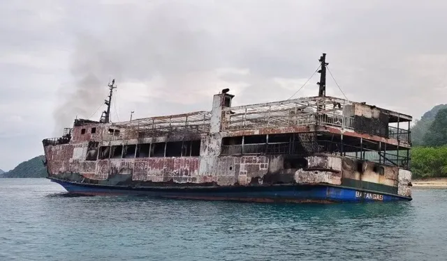 Filipinler açıklarında feribot yangını: 5 ölü, 87 kayıp