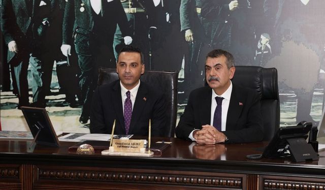 Çiğli Belediyesi'nden öğrencilere kırtasiye desteği