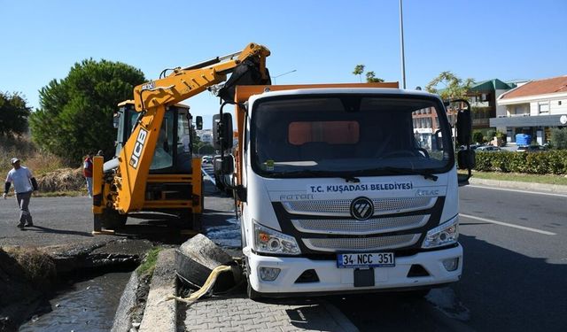 Kuşadası'nda Yağış Sezonu Öncesi Çalışmalar Sürüyor