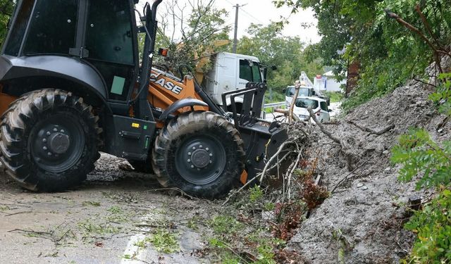 Osmangazi'de şiddetli yağışlara karşı kesintisiz mesai