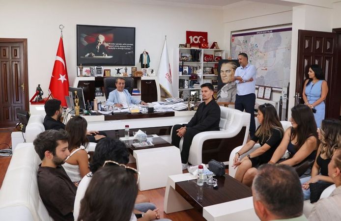 Efeler'in Gençleri Başkan Yetişkin'le Buluştu