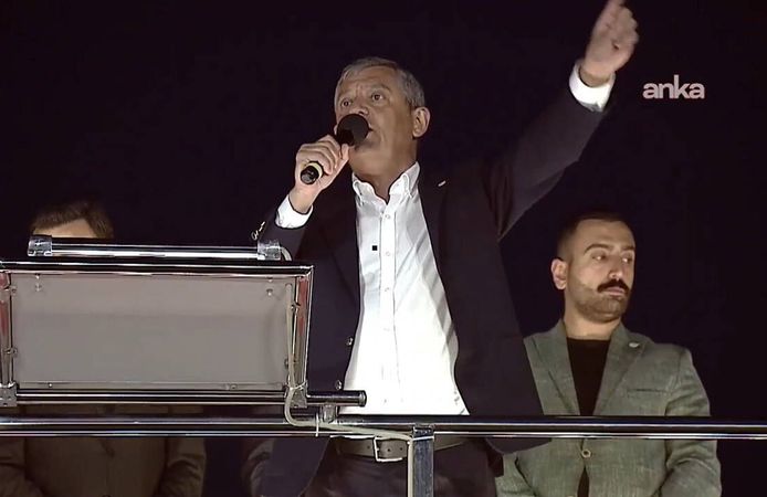 YENİ Parti Üsküdar'da meydandaydı: Özel'den sert sözler
