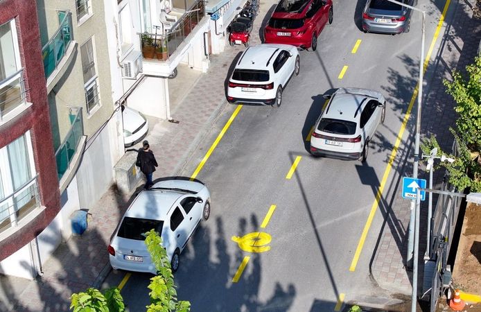 Başkan Yetişkin'den Efeler'in yollarına asfalt dokunuşu