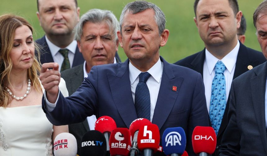 Özel'den Erdoğan'ın Anayasa ısrarına esprili yanıt:
