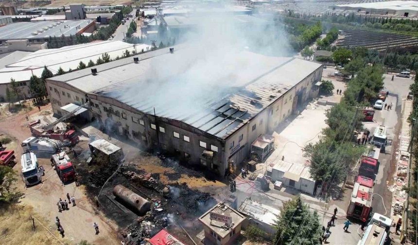 Fabrika yangını kontrol altına alındı