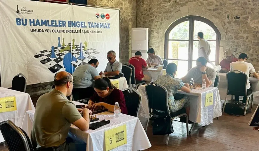 İzmir’de satranç turnuvası: Görme engelli sporcular hamleleriyle ilham verdi
