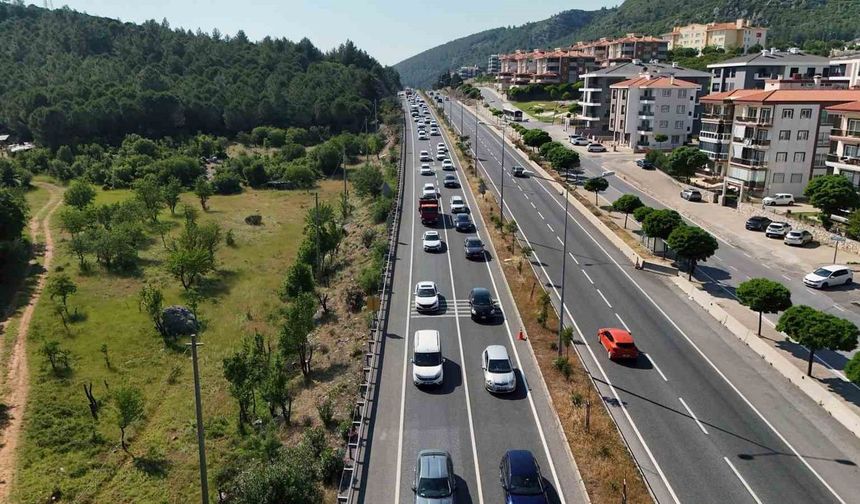Kurban Bayramı’nda Muğla’ya yerli turist akını: Yollarda uzun kuyruklar oluştu
