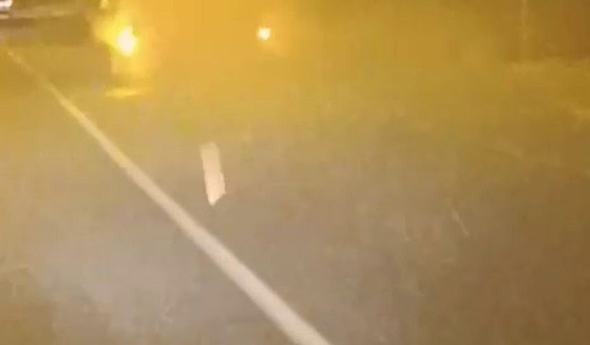 Seyir halindeyken alev alan kamyon yola devam etti