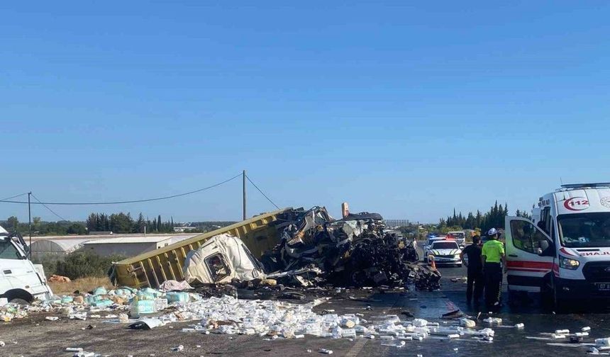 Antalya’da iki tır çarpıştı: 1 ölü, 1 yaralı