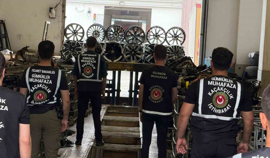 Artvin’de 32 milyon liralık kaçak oto yedek parçası ele geçirildi