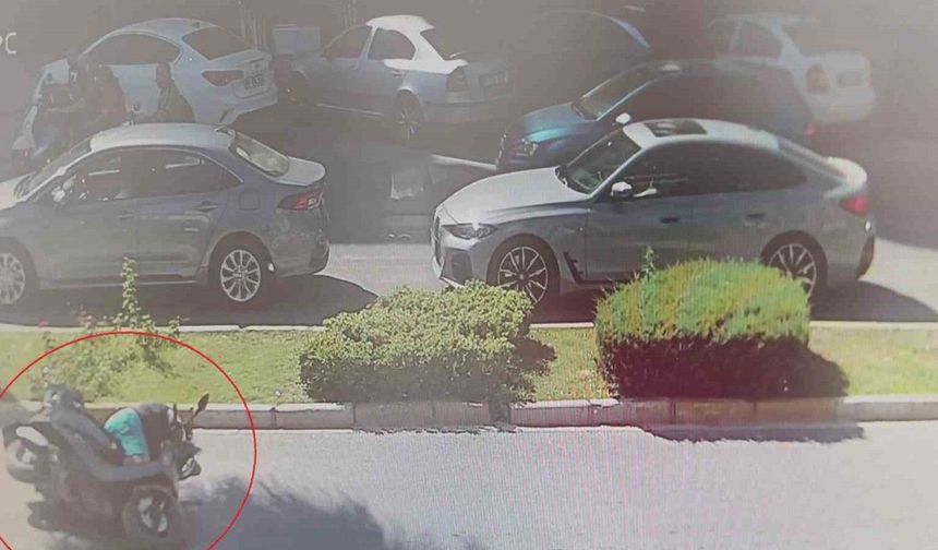 Devrilen motosikletin sürücüsü yaralandı, ilk yardım vatandaşlardan geldi