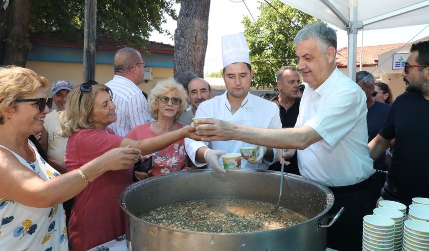 Edremit Belediyesi'nde aşure hayırları başladı