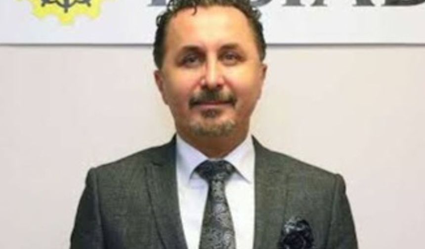 İZSİAD, Başkan Cengiz’in arkasında