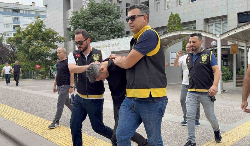 Öldürdüğü arkadaşını dondurma dolabına koyup araziye atmış