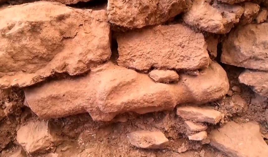 Bakan Ersoy açıkladı: Göbeklitepe'de insan heykeli bulundu