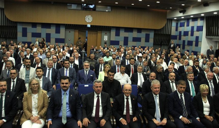 Bakan Şimşek, İzmir'de iş dünyasıyla buluştu