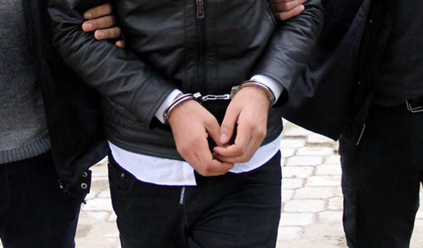 İzmir'de 42 düzensiz göçmen yakalandı, 22'si kurtarıldı