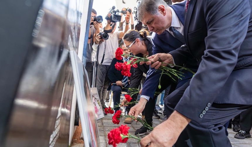 Başkan Tugay '2020 İzmir Depremi' anma törenine katıldı