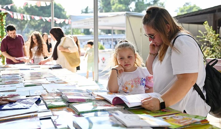 Bornova Kitap Günleri 6. Kez Büyükpark'ta başladı