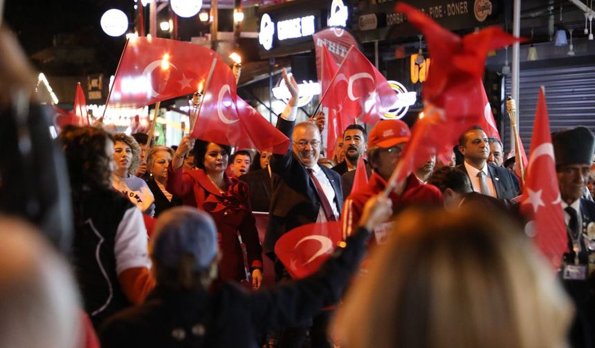 Edremit'te Cumhuriyet Bayramı coşkusu