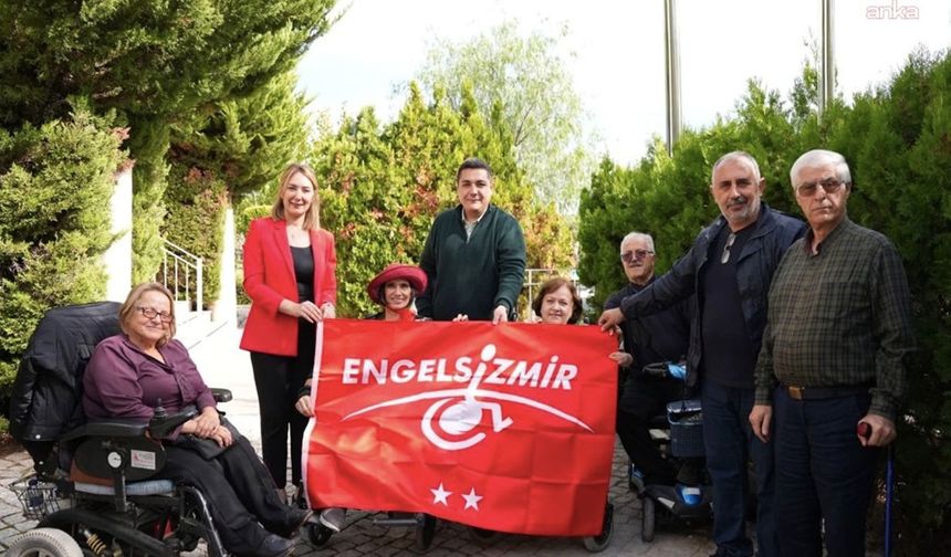 Alaçatı kırmızı bayrak ödülü aldı