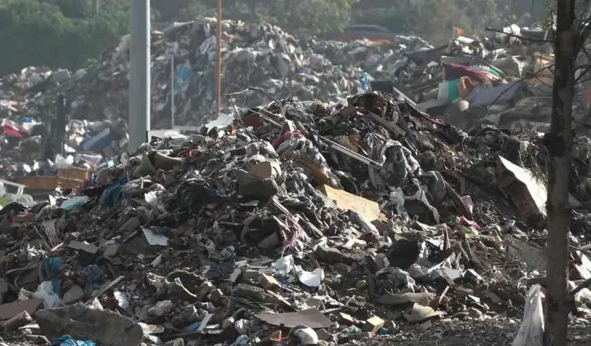 Buca'da yine çöp krizi!