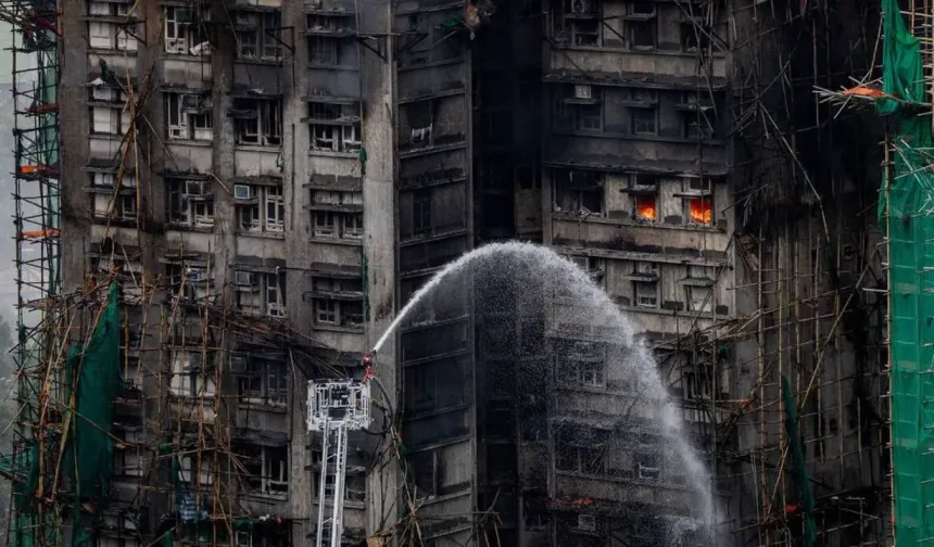 Hong Kong'da gökdelen faciası