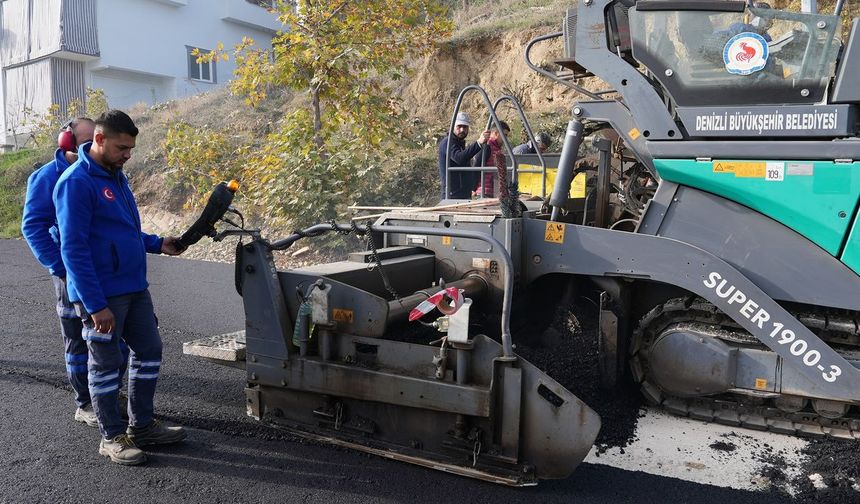 Büyükşehir'den Namık Kemal Caddesi'nde sıcak asfalt çalışması