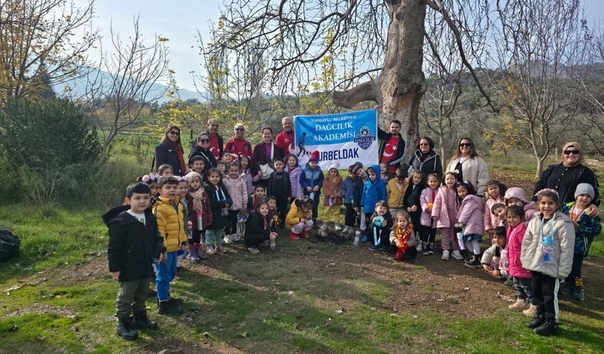 TURBELDAK minik doğaseverlerle keşfe çıktı
