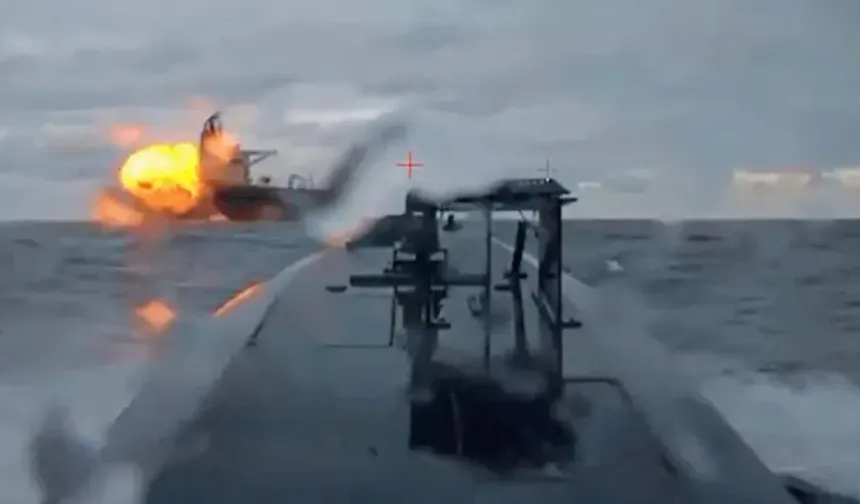 Ukrayna, Hazar Denizi'nde Rusya'ya ait 2 petrol platformuna saldırı düzenledi