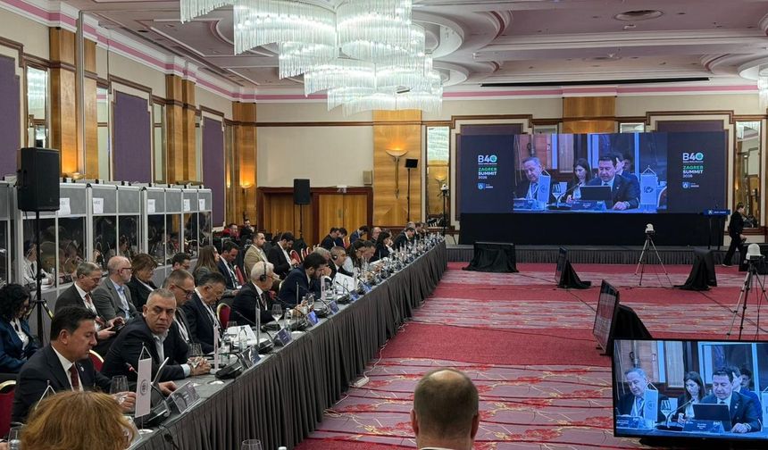 Başkan Aras B40 Zirvesi'nde Kültür, Turizm ve Yerel Demokrasiyi anlattı