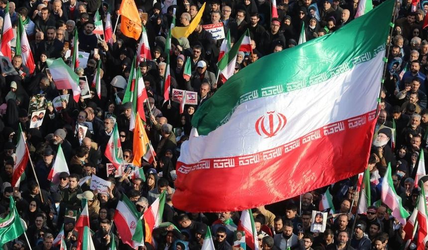 İran dini lideri Hamaney rejim yanlısı protestoları ABD'ye uyarı olarak nitelendirdi