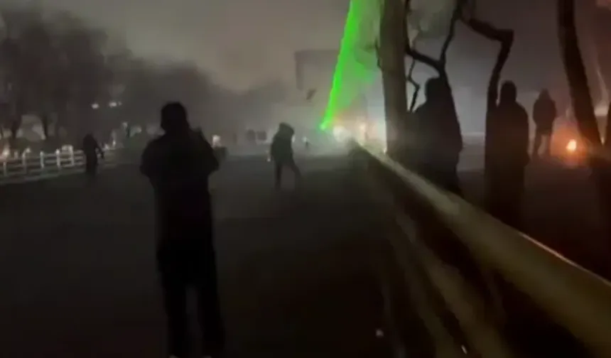 İran'daki protestolarda can kaybı 2 Bin 500'ü aştı