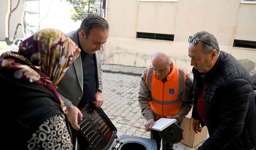 Kuşadası'nda evler ve yürekler dayanışma ile ısınıyor