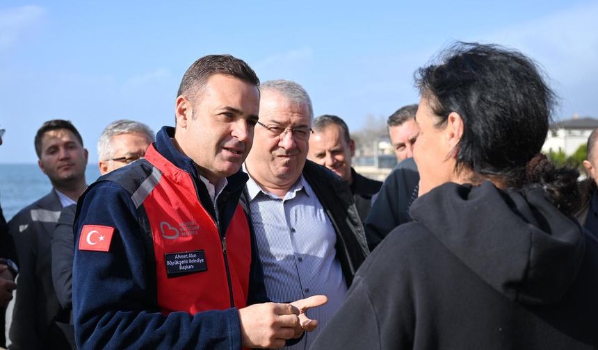 Ahmet Akın Körfez'de Sahaya İndi