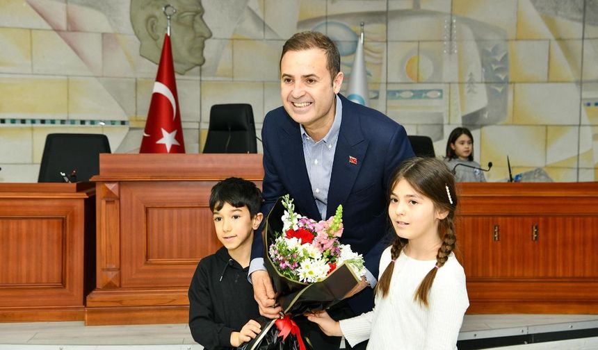 Balıkesir Başkanı Akın, öğrencileri belediyede ağırladı