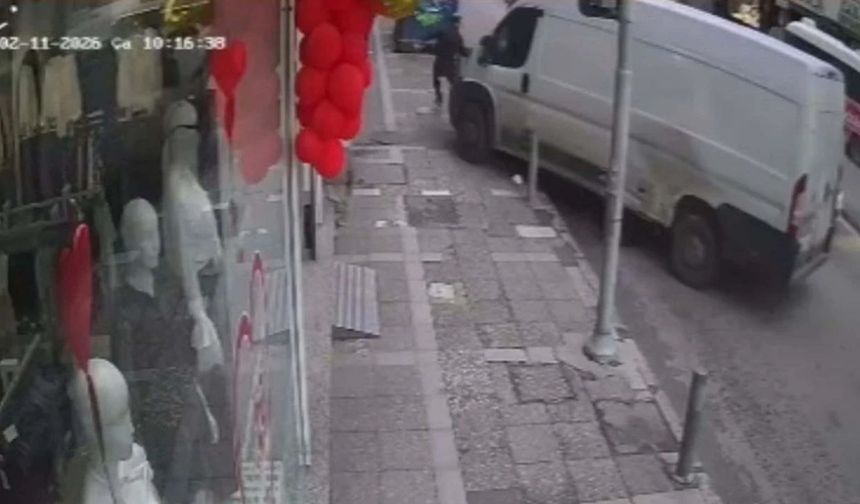 Buca'da Freni Boşalan Minibüs Kazası: 2 Yaralı