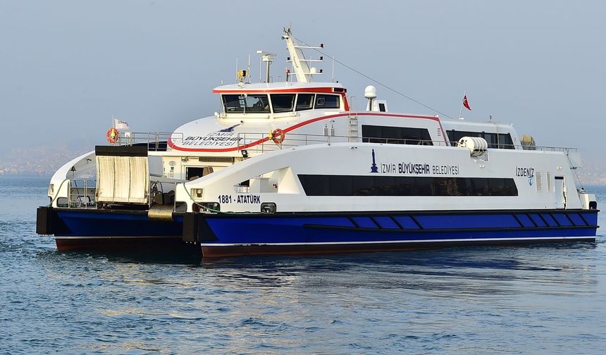 İzmir'de deniz ulaşımına hava engeli!