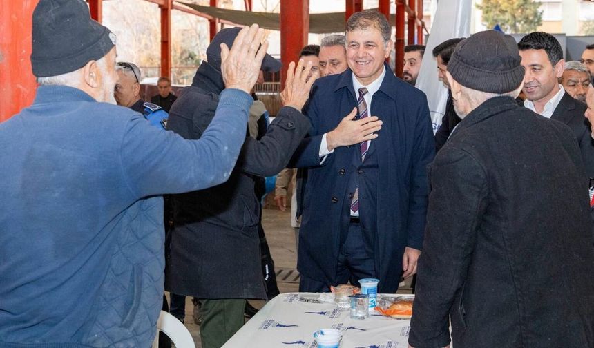 İzmir'de ramazan sofraları büyüyor, destekler artıyor