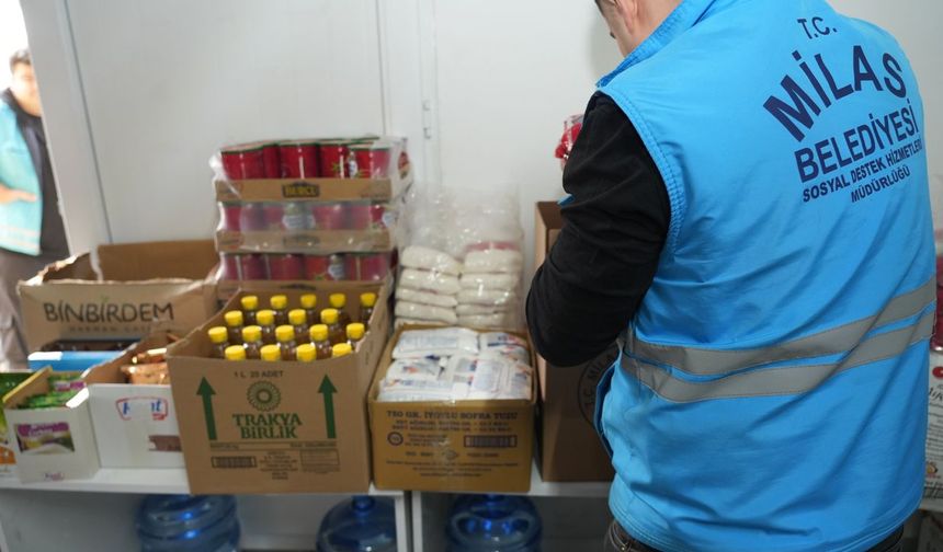 Milas Belediyesi gıda kolisi dağıtımlarını sürdürüyor