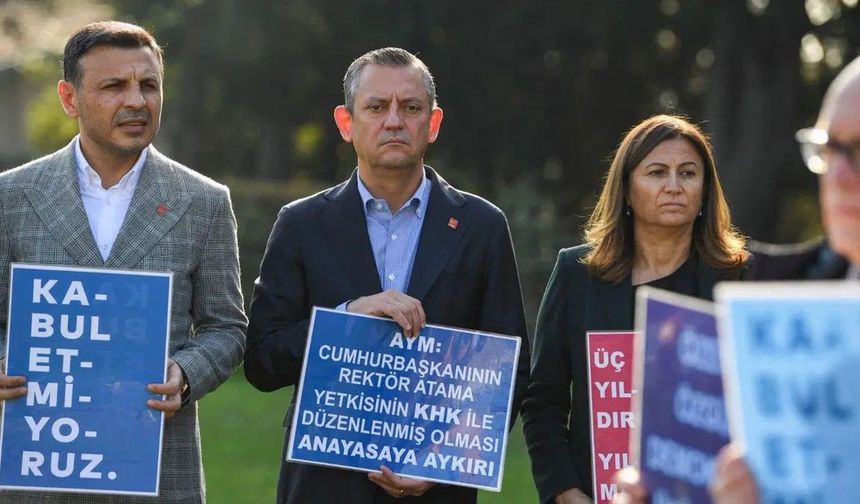 Özgür Özel'den Boğaziçi'nde akademisyen nöbetine destek