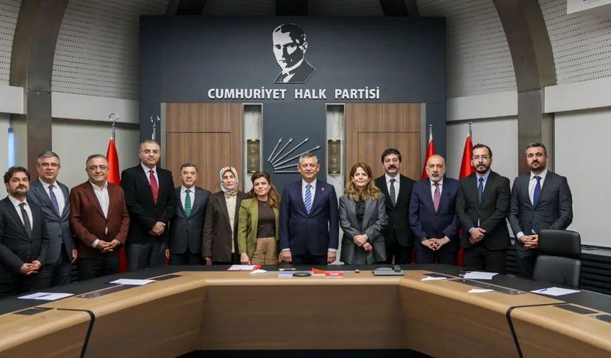 Özgür Özel'den Diyarbakır Platformuna Kabul