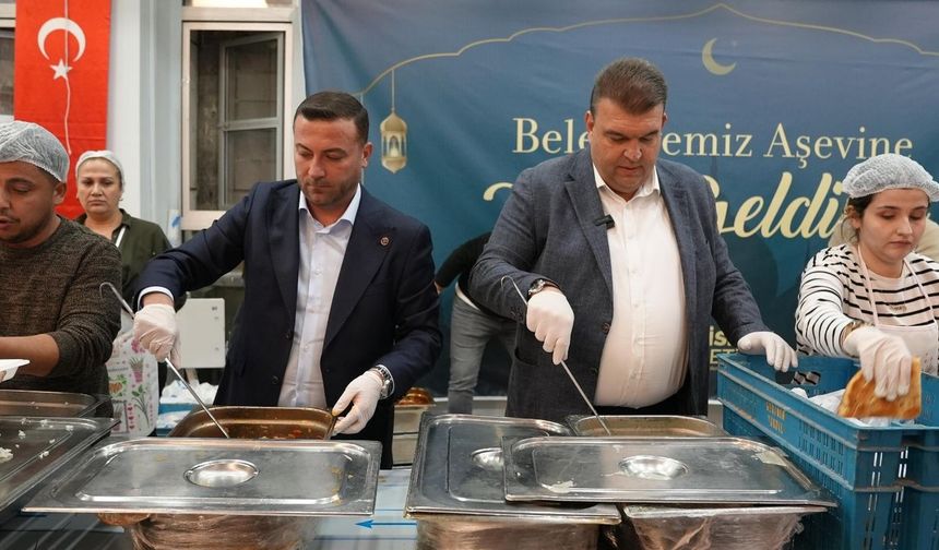 Seferihisar Belediyesi, Ramazan'ın ilk iftarını düzenledi
