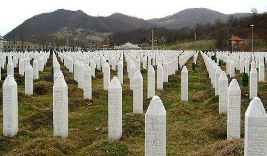 Srebrenitsa soykırımı hükümlüsü, trafik kazasında öldü
