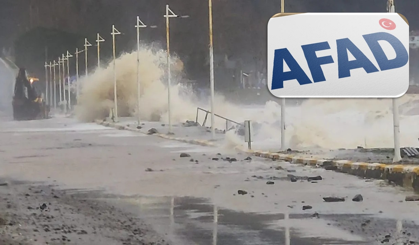Yalova'da Fırtına Denizi Taşırdı AFAD yardıma geldi