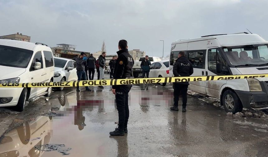 Yüksekova'da Silahlı İntihar Girişimi: 1 Ağır Yaralı